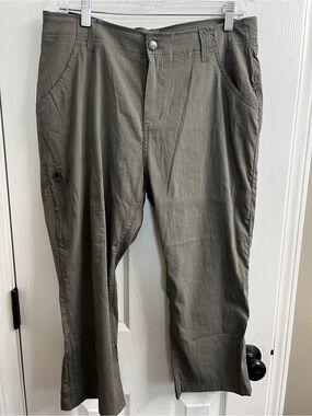 NWT Khombu Ladies Stretch Capri Pant Green Sz Large